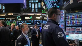Dólar sube otra vez y la Bolsa se desploma dejando un junio para el olvido