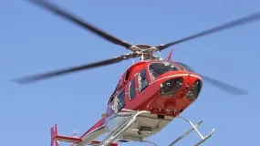 Carrera contrarreloj en el aire para salvar a una beba