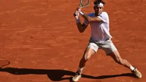 Etcheverry cayó ante Borges y cerró con bronca una noche caliente