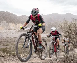 El Villicum vibró con una multitud de bikers en la Copa Scott