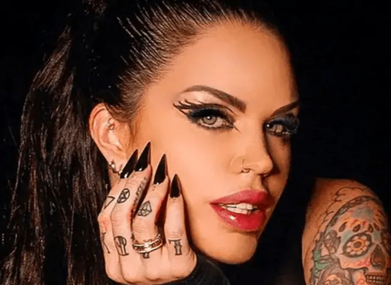 Sofía Clerici confirmó su embarazo con una postal de lujo: "Ya tenemos nave"