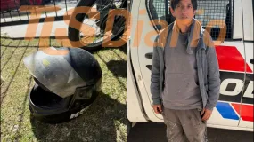 Merodeó autos en Rawson, se llevó un casco y terminó frenado por la Policía