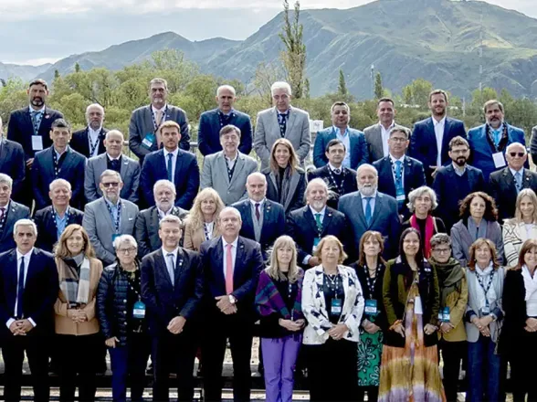 Las universidades apuran al Gobierno por fondos y salarios