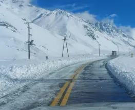 Piden extremar cuidados al volante por el frío, la lluvia y la nieve