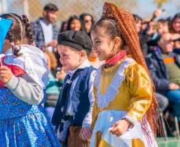 Rivadavia celebró el 25 de Mayo con un emotivo desfile infantil en el Parque Departamental