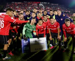 Independiente pegó de entrada, aprovechó la roja y dejó afuera a Unión