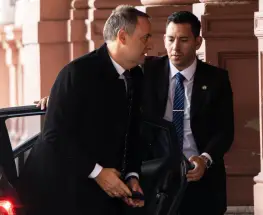 Adorni pateó su informe para julio y en el Senado le exigen que dé la cara antes