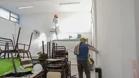Durante el receso invernal, avanzan los trabajos de mantenimiento en 160 escuelas