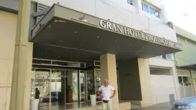 Dos firmas pelean por el Hotel Provincial y se abre una pulseada por 20 años