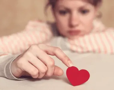 Sin suerte en el amor: los signos destinados a sufrir por "engancharse"
