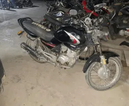 En Rivadavia frenaron una moto robada y demoraron a un joven en un control