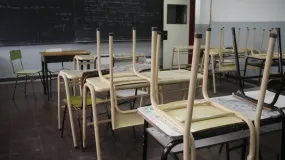 Docentes van al paro y marchan en San Juan por el salario