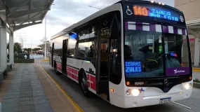 Sube el gasoil y crece el temor por menos colectivos en la calle