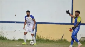 López Peláez pegó afuera y se acomodó entre los que van por el Reducido