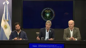 Caputo prometió una baja escalonada y fija de las retenciones al agro