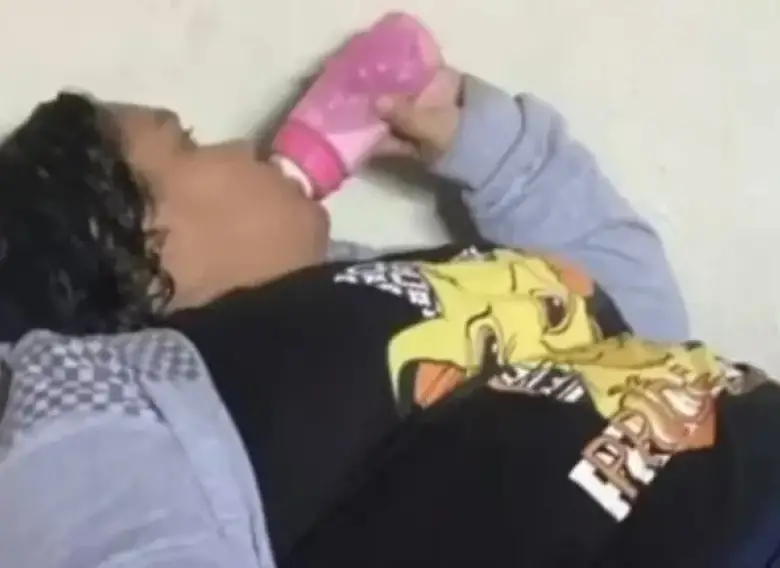 Se presentó como una nena de 12 años para ser adoptada y terminó tras las rejas