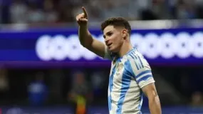 Argentina cruza los dedos por Julián Álvarez y Scaloni no lo da por perdido