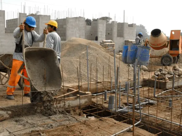 La obra privada no repunta y abril dejó otro golpe al sector