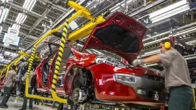 La industria automotriz arrancó el año con una caída fuerte y apuesta a repuntar en la segunda mitad