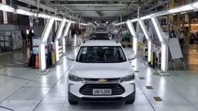 General Motors vuelve a producir sin paradas en Alvear, pero la jornada baja de 9 a 6 horas