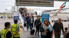 ¡Vuelven a casa! Casi mil argentinos repatriados tras el quilombo en Medio Oriente