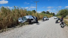 Se "pegó un palo" al volante y le encontraron un revólver en Pocito