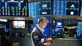 YPF pisa fuerte en la Bolsa y el fallo de Nueva York le mete más nafta al rally