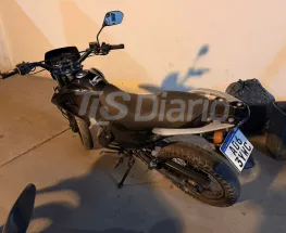 Rastrillaban por un arrebato y encontraron una moto robada tirada en la calle