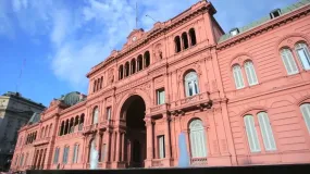 La Casa Rosada vuelve a abrir su sala de prensa y Adorni hablará el lunes