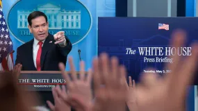 Washington baja el tono bélico y apuesta a la diplomacia con Irán