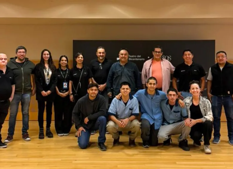 Del aula al laburo: chicos sanjuaninos ya hacen práctica en el Teatro del Bicentenario