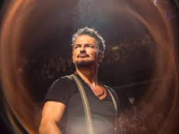 Arjona mete tres funciones más y rompe otro récord en Buenos Aires