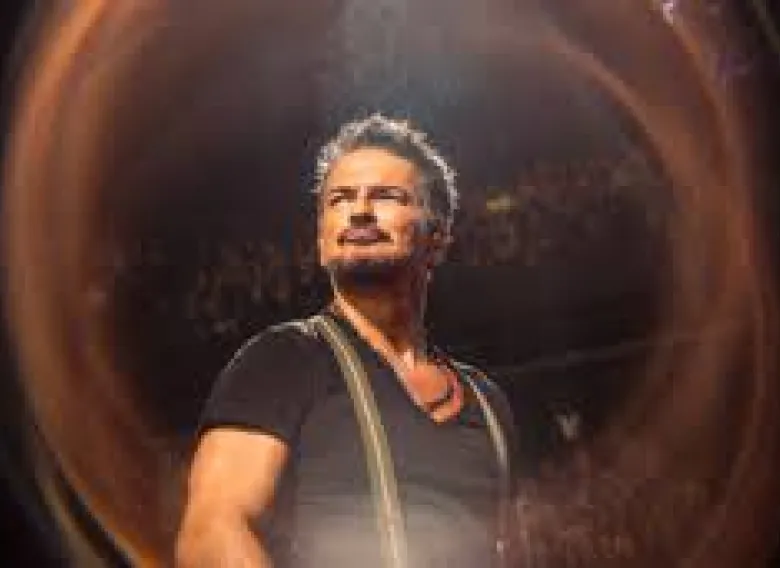 Arjona mete tres funciones más y rompe otro récord en Buenos Aires