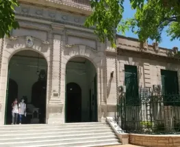 La Normal Sarmiento salió a explicar cómo controla sus accesos tras el fuerte reclamo de una mamá
