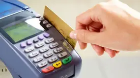 Buscan ampliar la devolución del IVA a turistas y darle aire al comercio