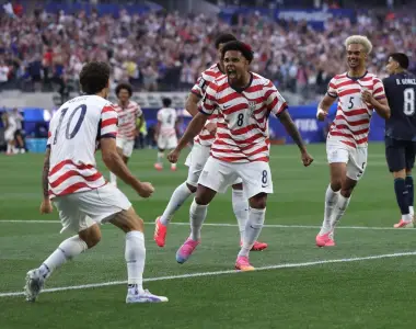 Estados Unidos arrancó con una paliza ante Paraguay y marcó la cancha en el Grupo D