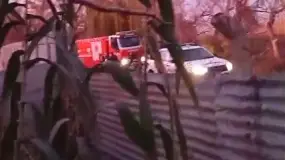 Un cabeceo al volante terminó con un auto metido en un zanjón en Santa Lucía