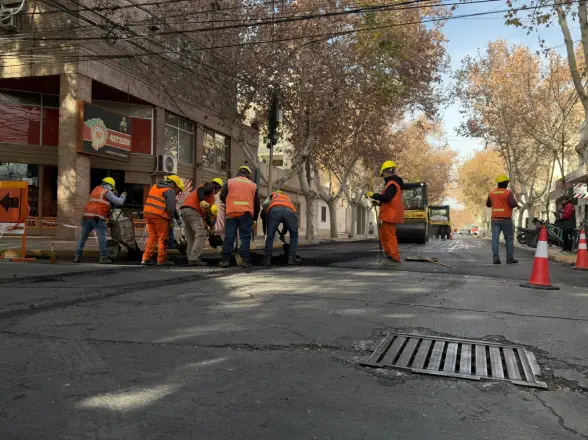 El microcentro de Capital suma asfalto nuevo y siguen los trabajos en varias calles