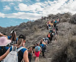 Rawson propone una caminata gratuita para disfrutar el Cerro Barboza en familia