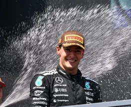 Mercedes no descarta ir por Max Verstappen y George Russell mete presión sin renovar
