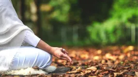 Equinoccio de marzo 2026: rituales energéticos para recibir el otoño y mover la energía