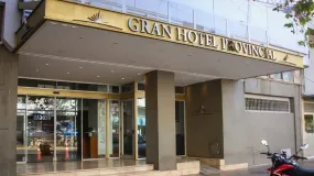 Buscan volver a poner en marcha el histórico hotel frente a la Plaza 25 de Mayo