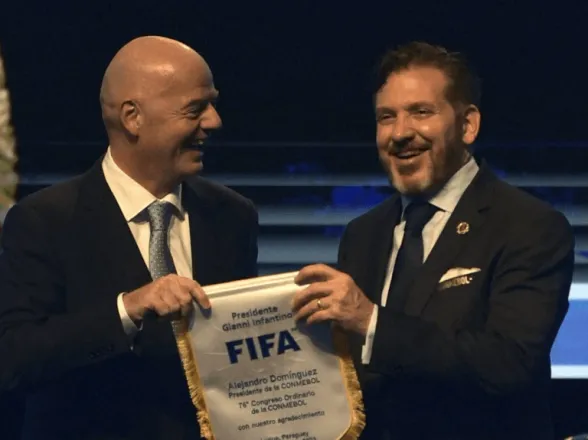 La Conmebol se adelantó y bancó a Infantino para una posible nueva reelección