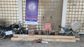 Un rastro de cemento los delató y cayeron dos sospechosos por el robo a una obra
