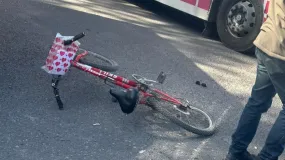 Imputaron al chofer del Red Tulum tras el choque que dejó a una ciclista en estado crítico