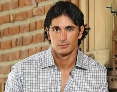 Sebastián Estevanez cambió los estudios por la obra y hoy vive otra vida