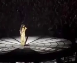 Lali detuvo su recital para recordar a Agostina Vega y Dulce Candia