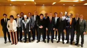 Milei reunió a gigantes empresariales en Madrid para tentar inversiones