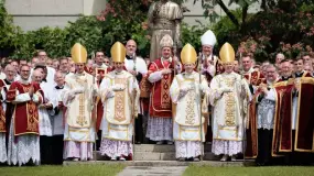 El Vaticano salió al cruce por la ordenación de cuatro obispos en Suiza