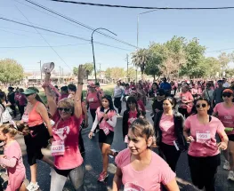 Miles de sanjuaninas participaron en la maratón contra en Cáncer de Mama